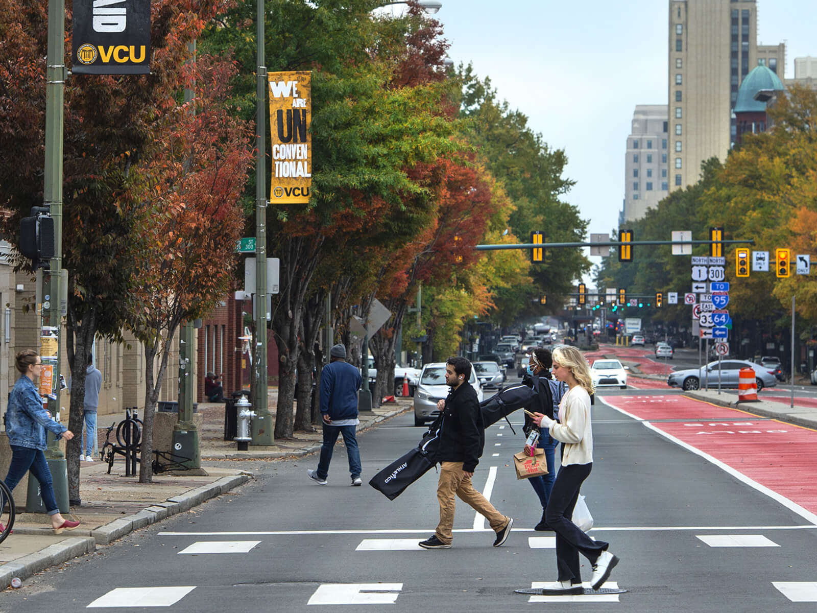 Students walking on Broad St. in Richmond, Virginia